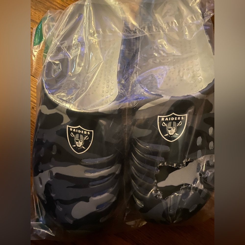 Raiders shoes by FOCO men’s Xl 13-14